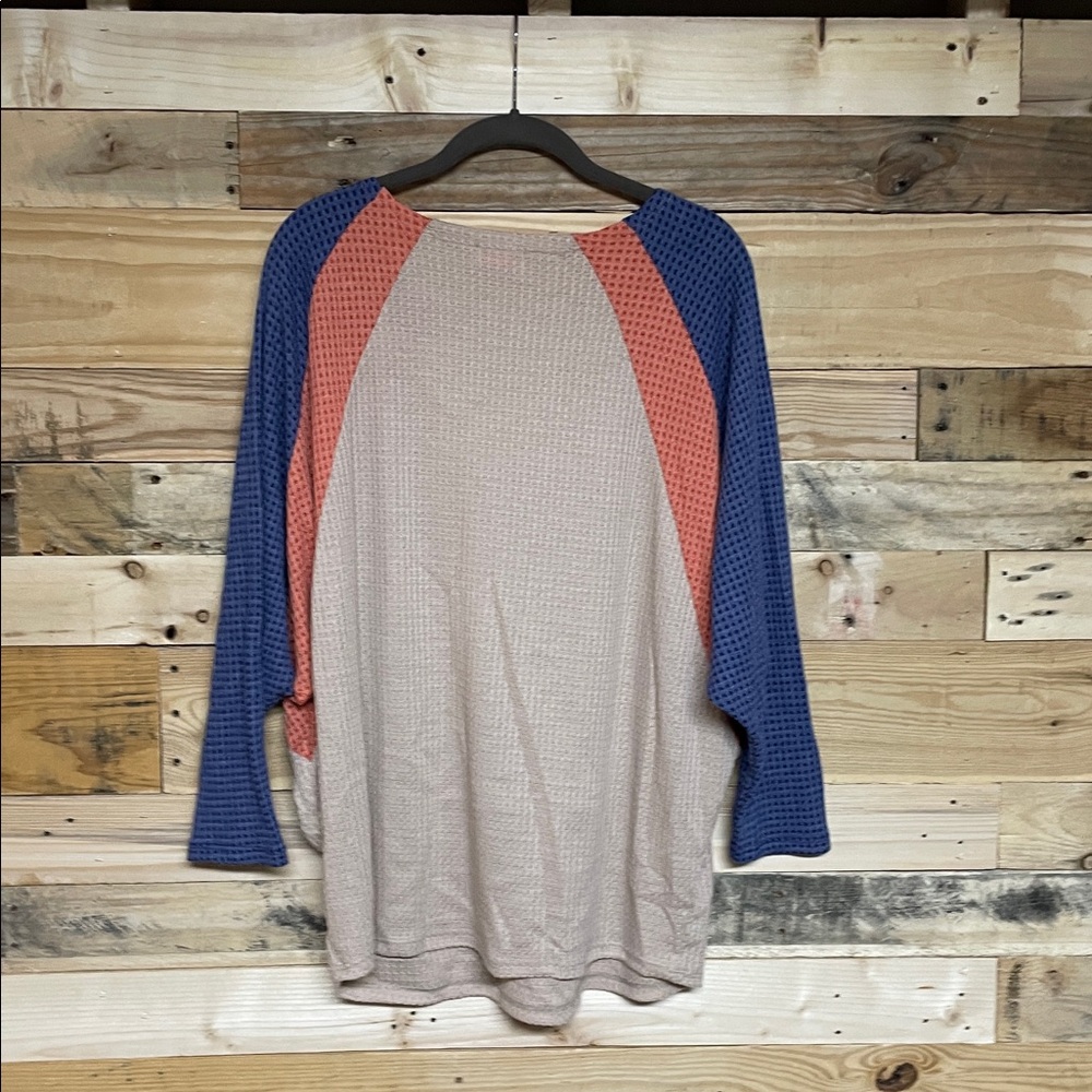 Hailey & Co size Medium Colorblock Lightweight Waffle Knit Bat Sleeves Blouse - Picture 6 of 6